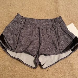 SOLD Lululemon Hotty Hot shorts 6